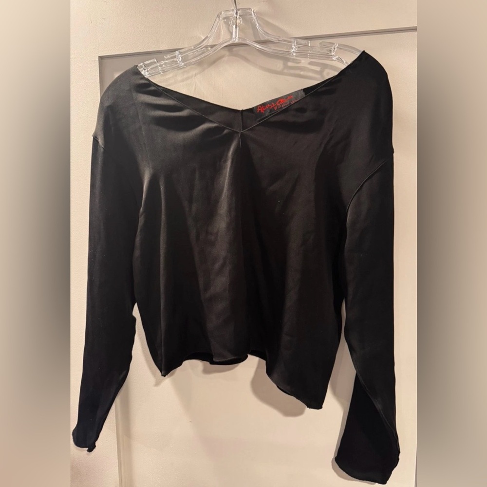 alice + olivia by Stacey Bendet black long sleeve v neck AIR  size s